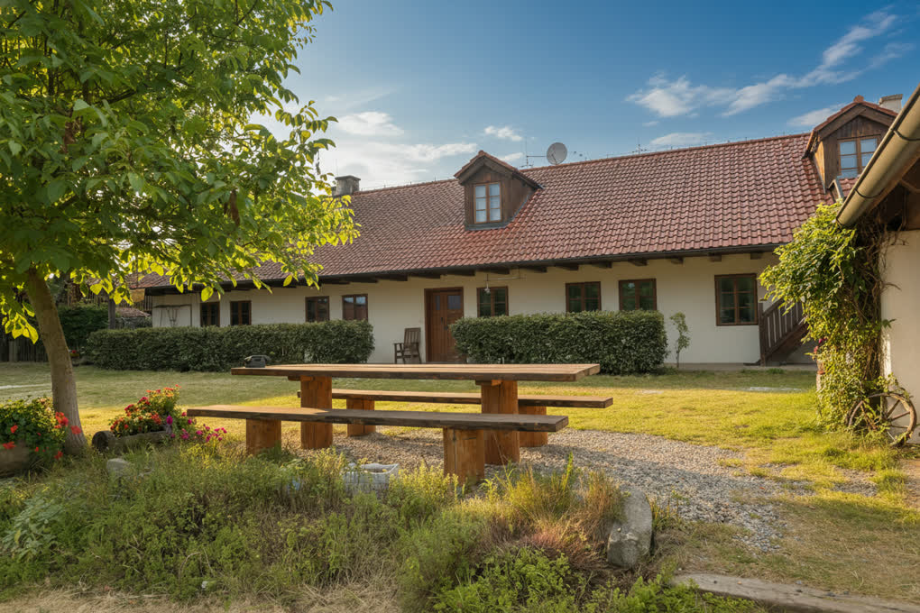 Samota u houpacího koně – exteriér